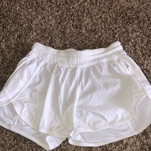 Lulu lemon tracker short 4” size 6